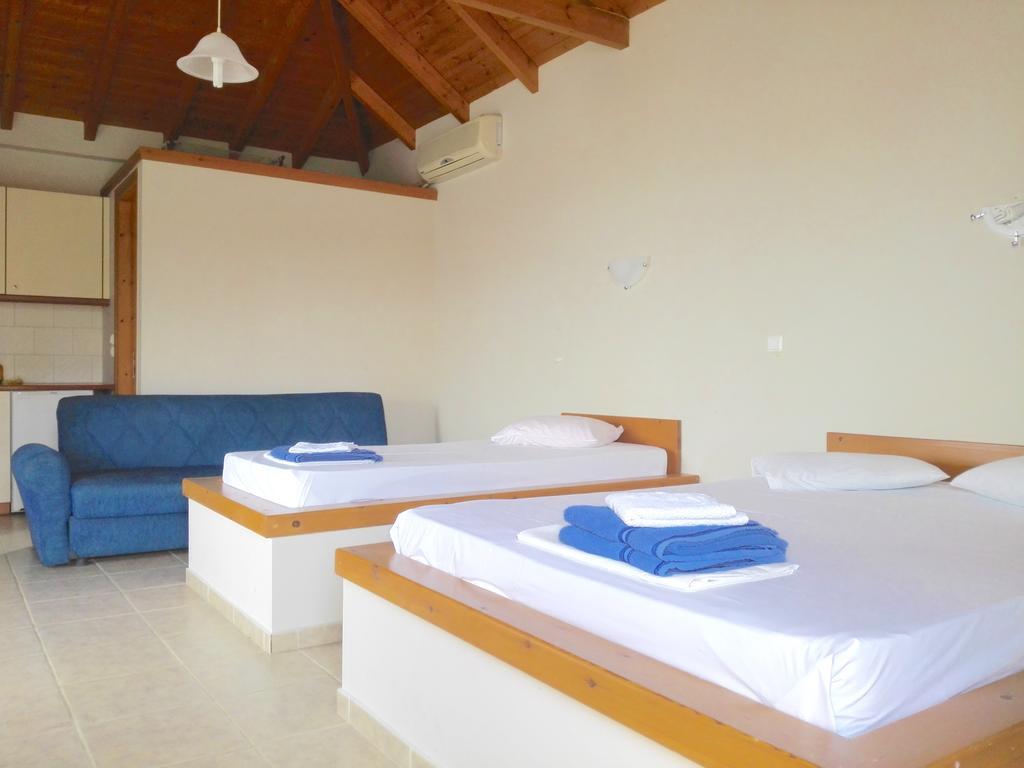 12 Gods Resort Pýlos Rom bilde
