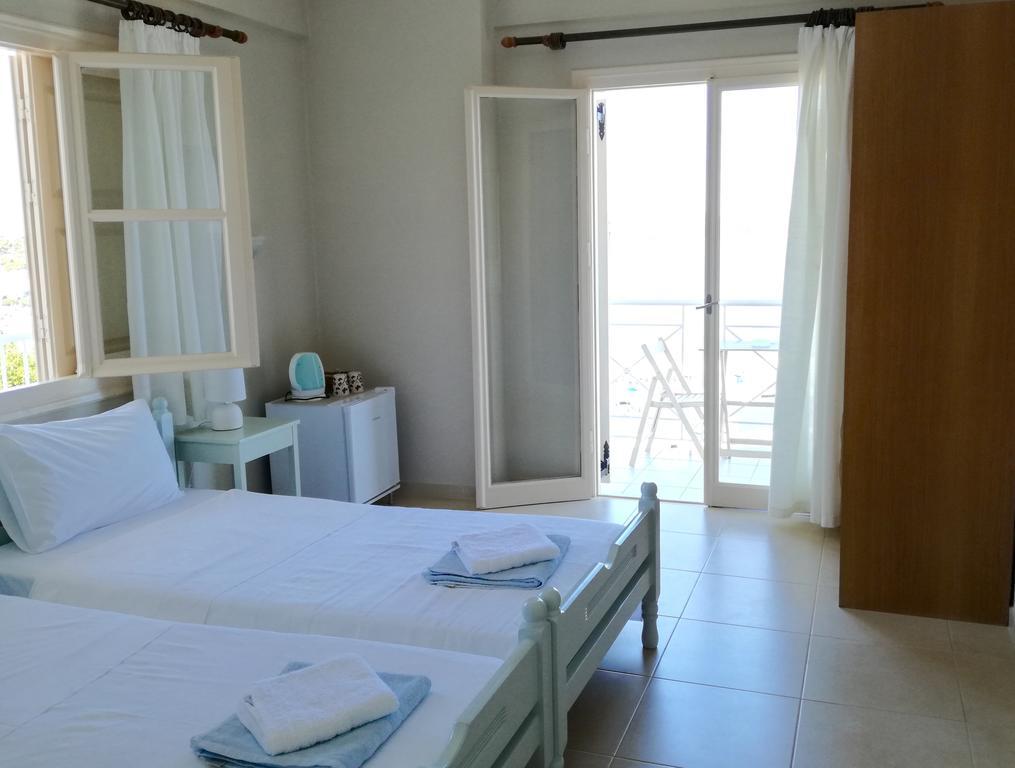 12 Gods Resort Pýlos Eksteriør bilde