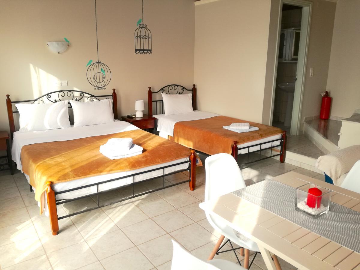 12 Gods Resort Pýlos Eksteriør bilde